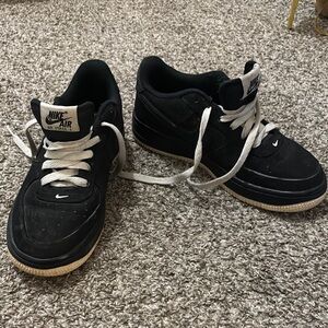 Nike Black and White Sneakers Classic Air Force 1 Design